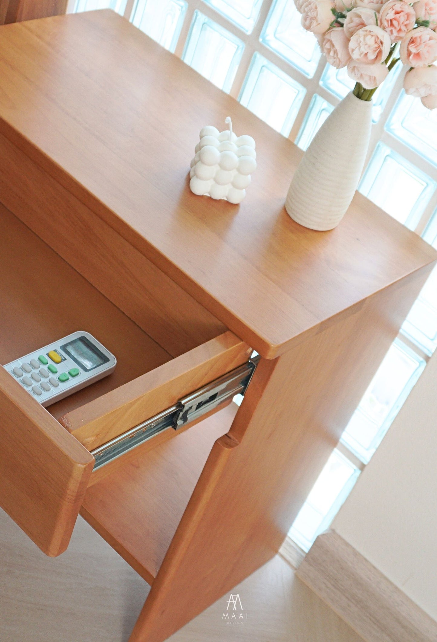 MAAI Design Reina Side Table โต๊ะข้าง สไตล์มินิมอล มีลิ้นชักเก็บของชั้นวางของ แข