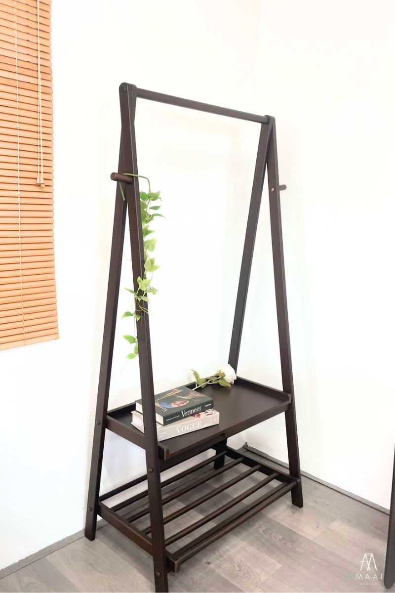 MAAI Design Shatsu shelf ราวผ้า แขวนเสื้อผ้าหมวกฯลฯ ทำจากไม้แท้มีชั้นวางของ2ชั้น