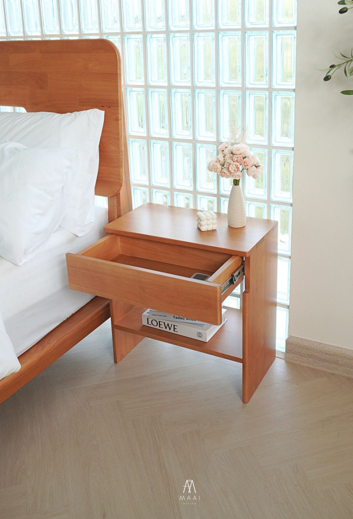 Reina Side Table – MAAI Design Furniture