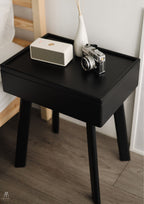 MAAI Design Flip table โต๊ะข้าง อเนกประสงค์ สามารถหมุนฝาโต้ะได้ มีพื้นที่ด้านล่างเพื่อเก็บของ