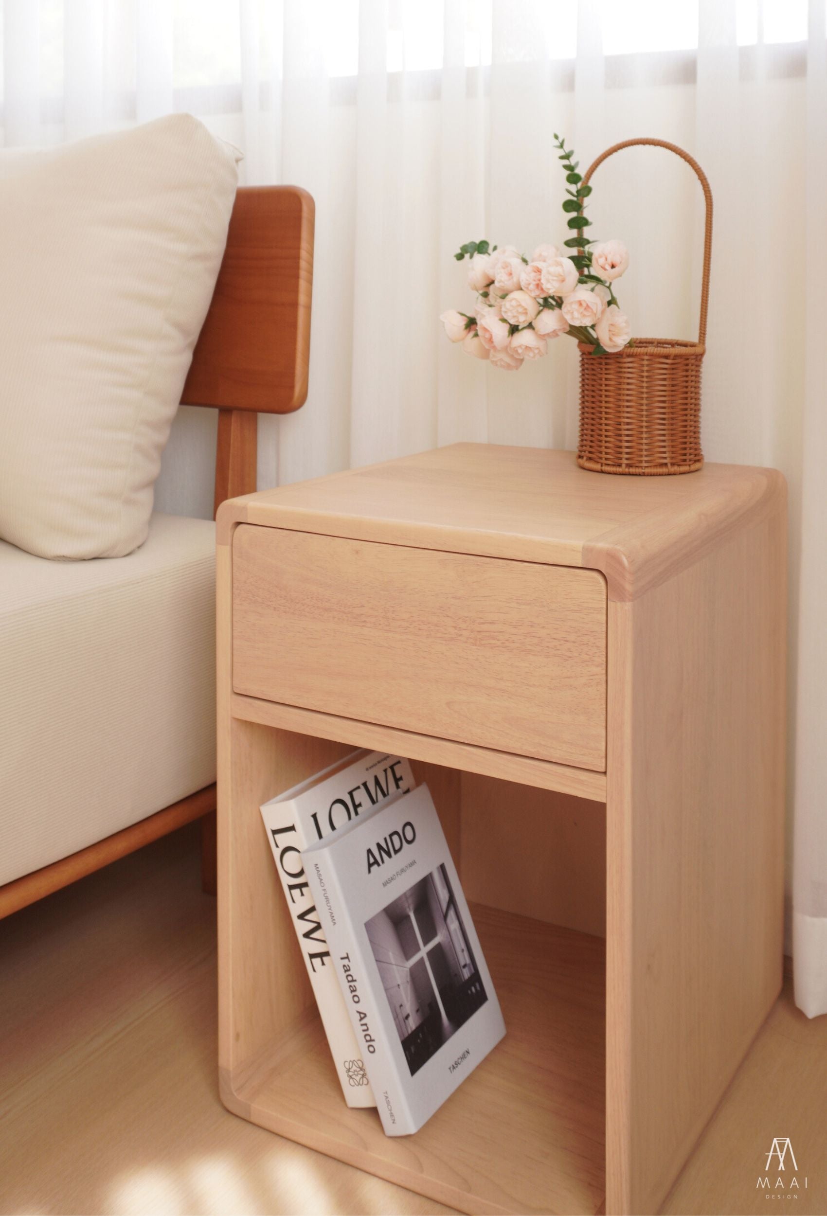 Uneru Side Table