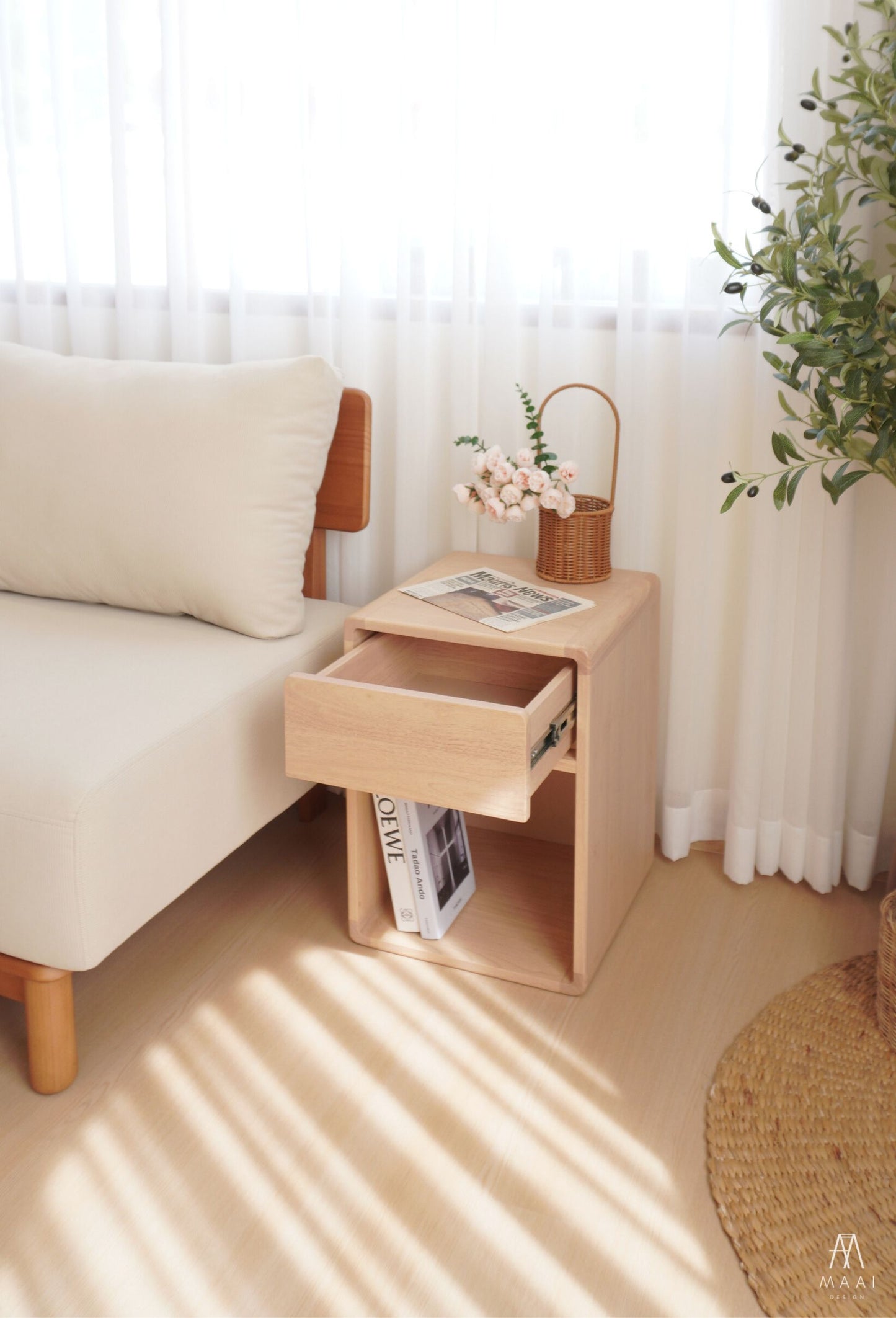 MAAI Design Uneru Side Table โต๊ะข้างช่องขนาดใหญ่ พร้อมลิ้นชักกดกระเด้งpush open