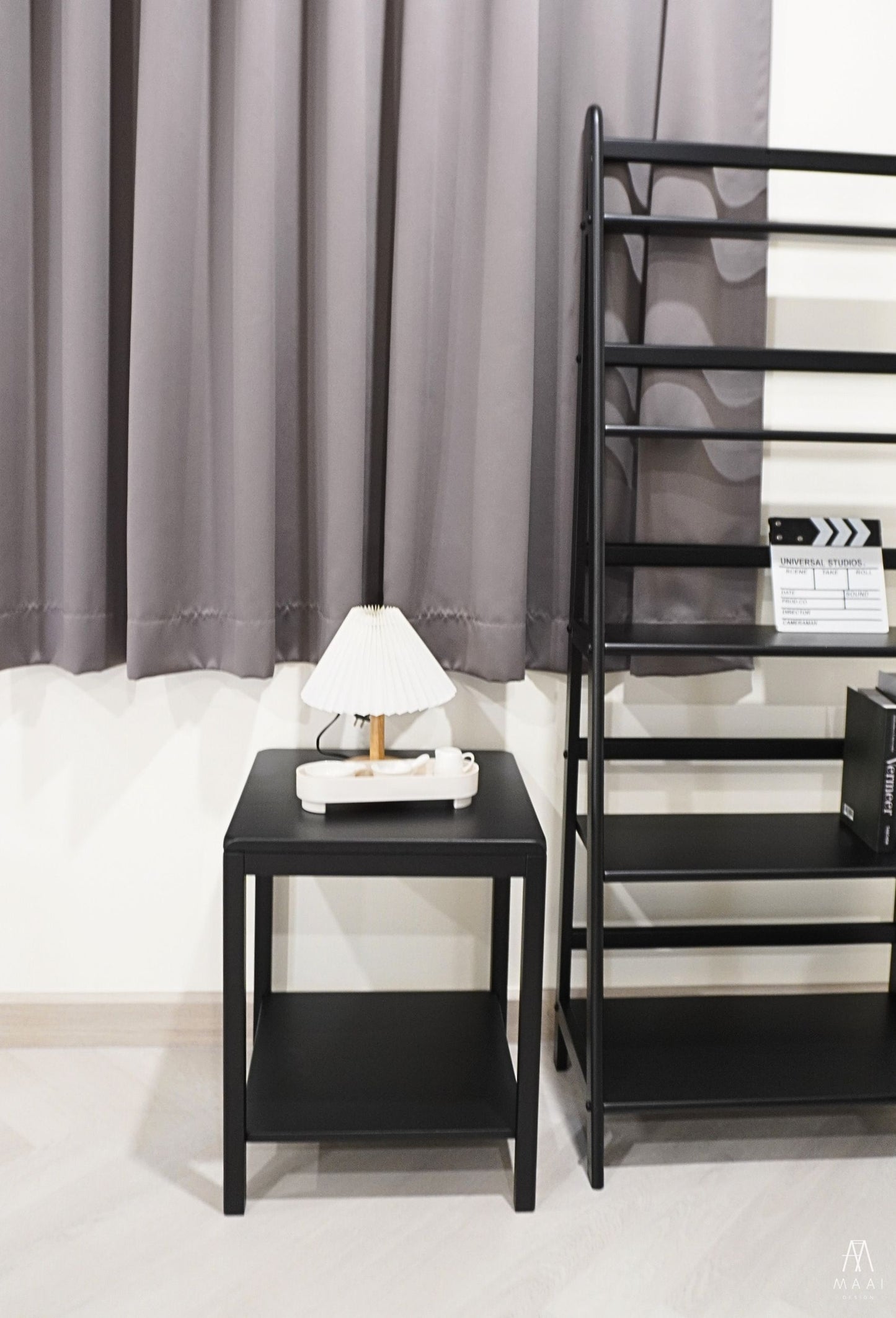 MAAI Design Daburu table 06201 โต๊ะข้าง พร้อมชั้นวางของด้านล่าง ชั้นวางของ