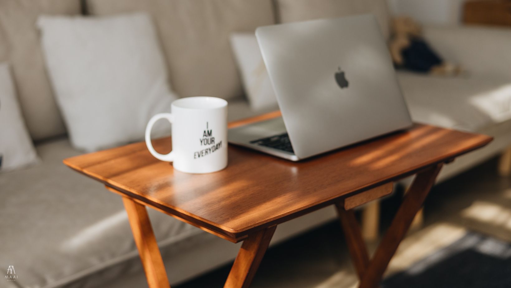 MAAI Design Folding table โต๊ะอเนกประสงค์ โต๊ะพับ สะดวกต่อการจัดเก็บ ประกอบสำเร็จ Secondary image