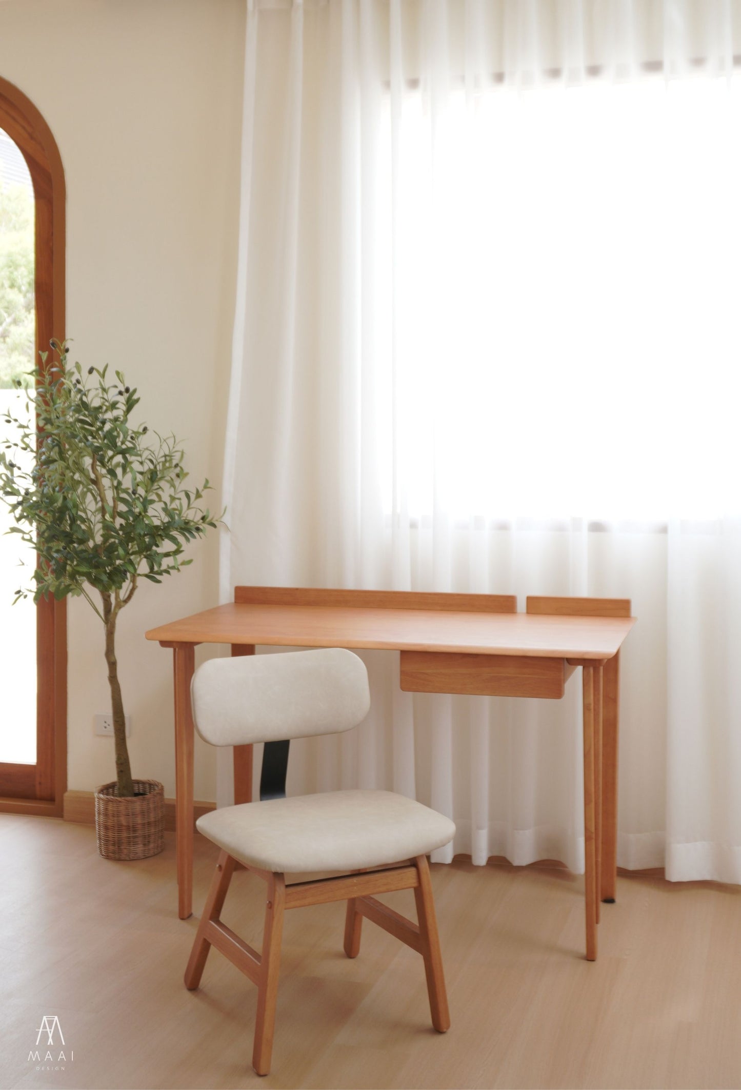 MAAI Design Mikusu chair (SMT PU) เก้าอี้เบาะหนัง หนานุ่ม หลังพิงเหล็ก