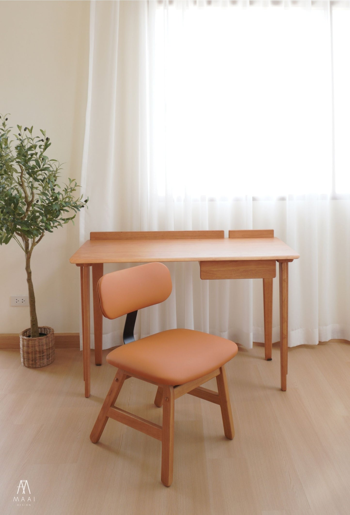 MAAI Design Mikusu chair (SMT PU) เก้าอี้เบาะหนัง หนานุ่ม หลังพิงเหล็ก