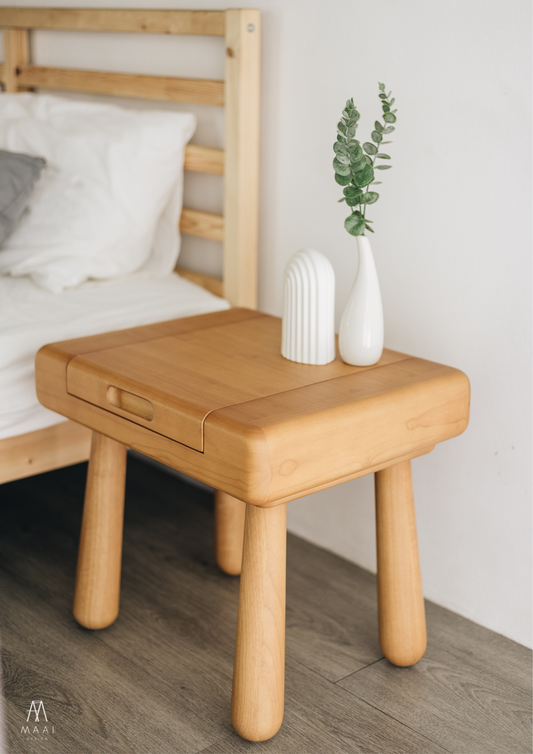 MAAI Design Flint Stool 03204 เก้าอี้และโต๊ะหัวเตียงอเนกประสงค์ เก็บของได้ ประกอบสำเร็จ