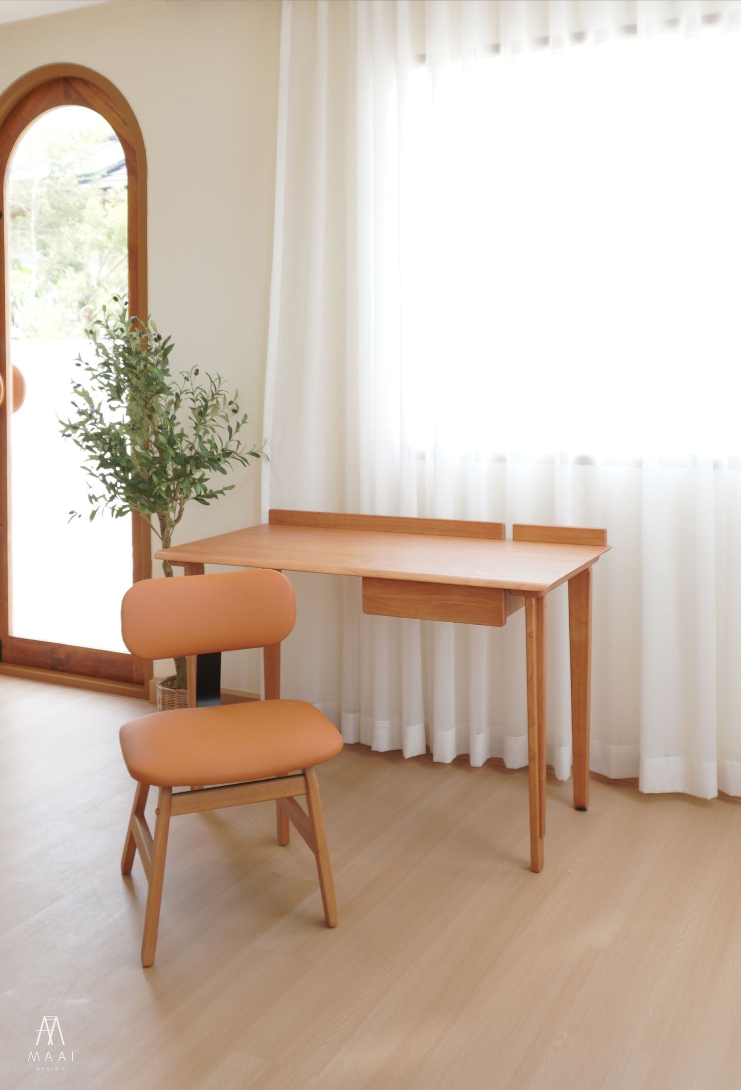 MAAI Design Mikusu chair (SMT PU) เก้าอี้เบาะหนัง หนานุ่ม หลังพิงเหล็ก