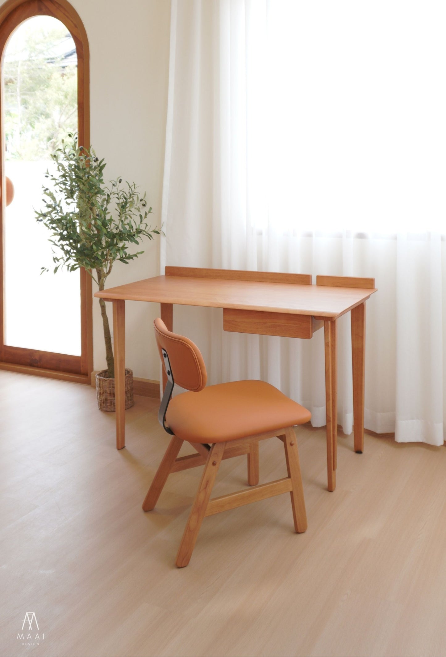 MAAI Design Mikusu chair (SMT PU) เก้าอี้เบาะหนัง หนานุ่ม หลังพิงเหล็ก