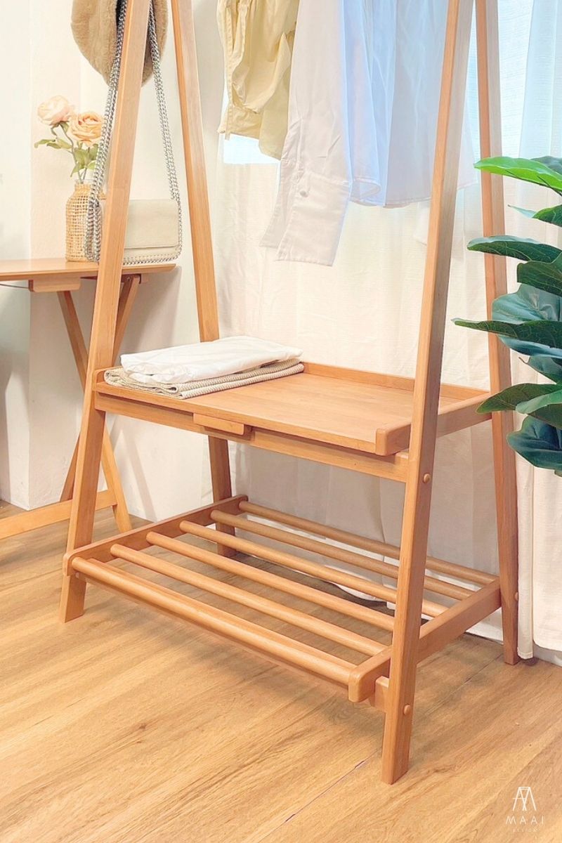 MAAI Design Shatsu shelf ราวผ้า แขวนเสื้อผ้าหมวกฯลฯ ทำจากไม้แท้มีชั้นวางของ2ชั้น