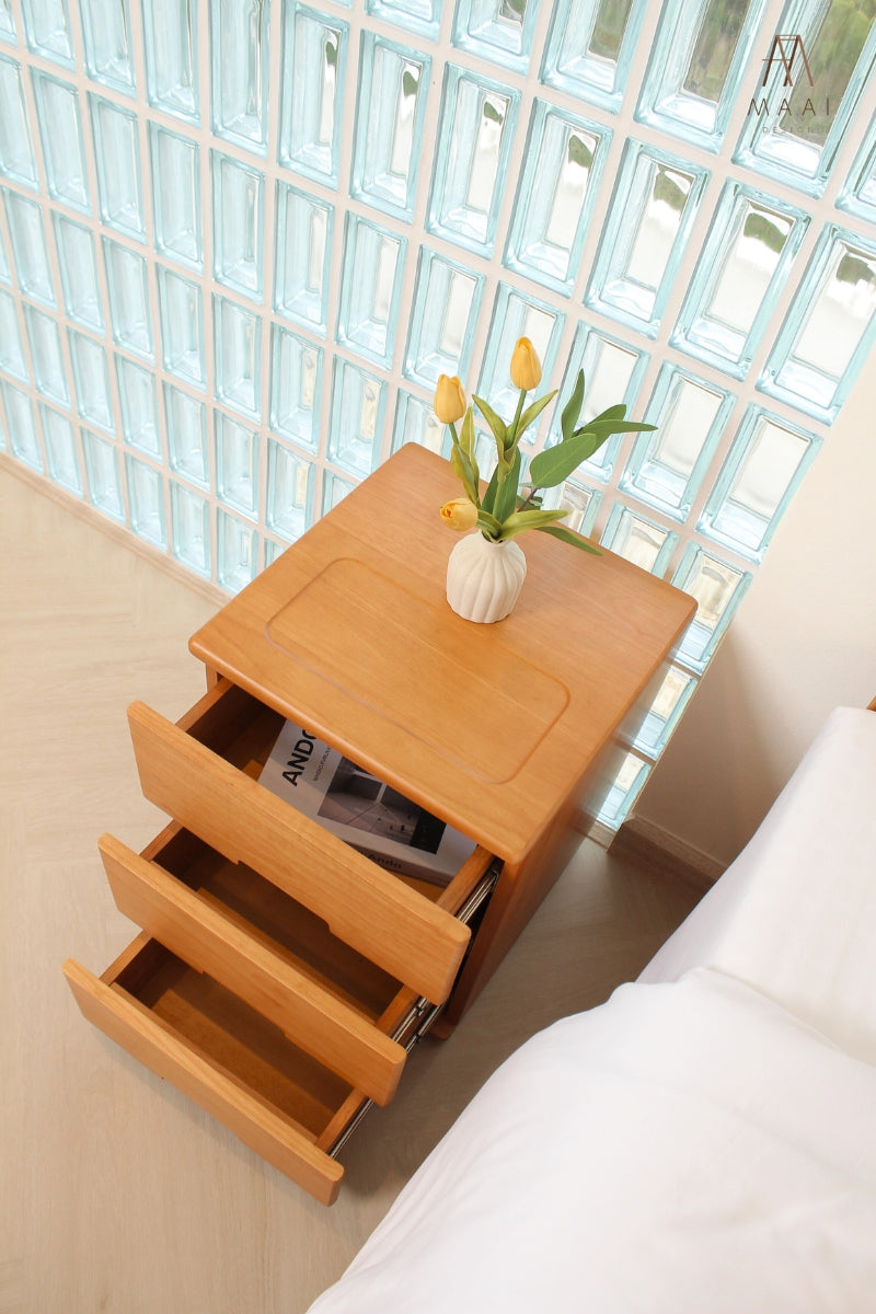 Santo Side Table