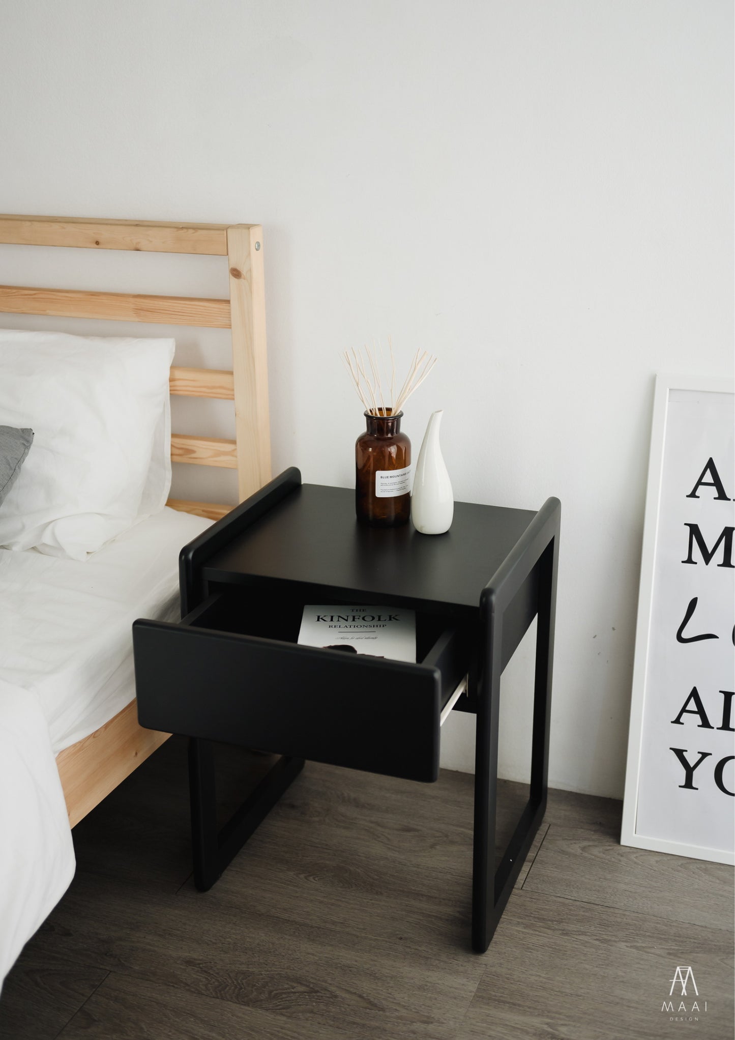 MAAI Design Uchu side table โต๊ะข้าง ข้างเตียง ข้างโซฟา ดีไซน์โดดเด่น