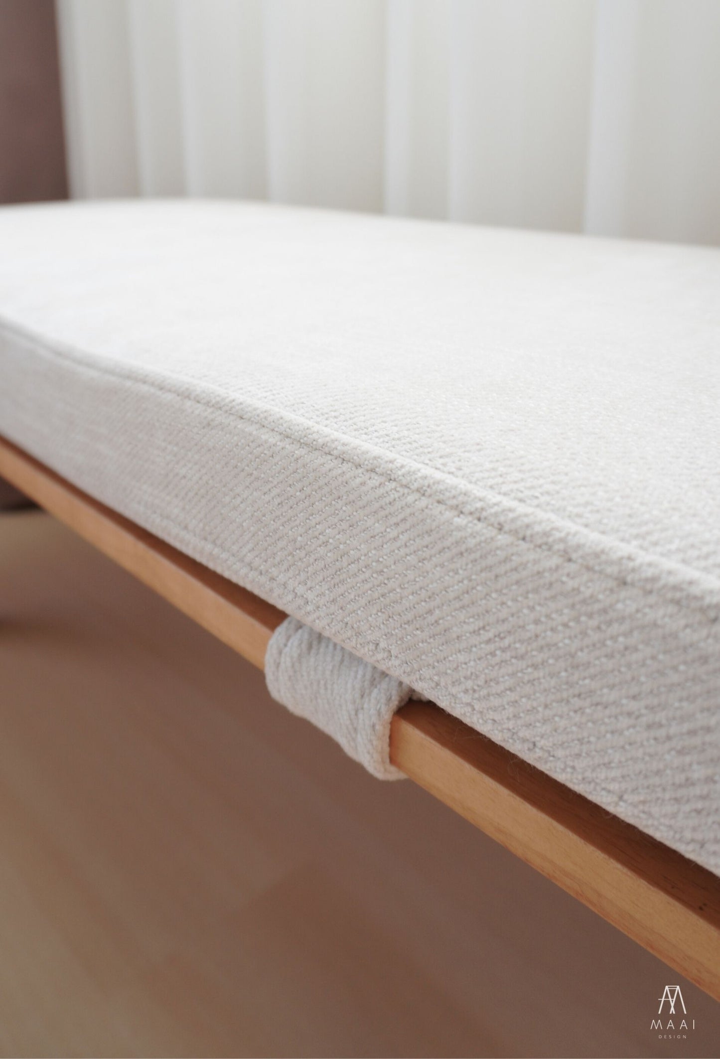 MAAI Design Kira Bench เก้าอี้ม้านั่งยาว 120 cm มีเบาะซักได้ สไล์มินิมอลนั่งได้ท