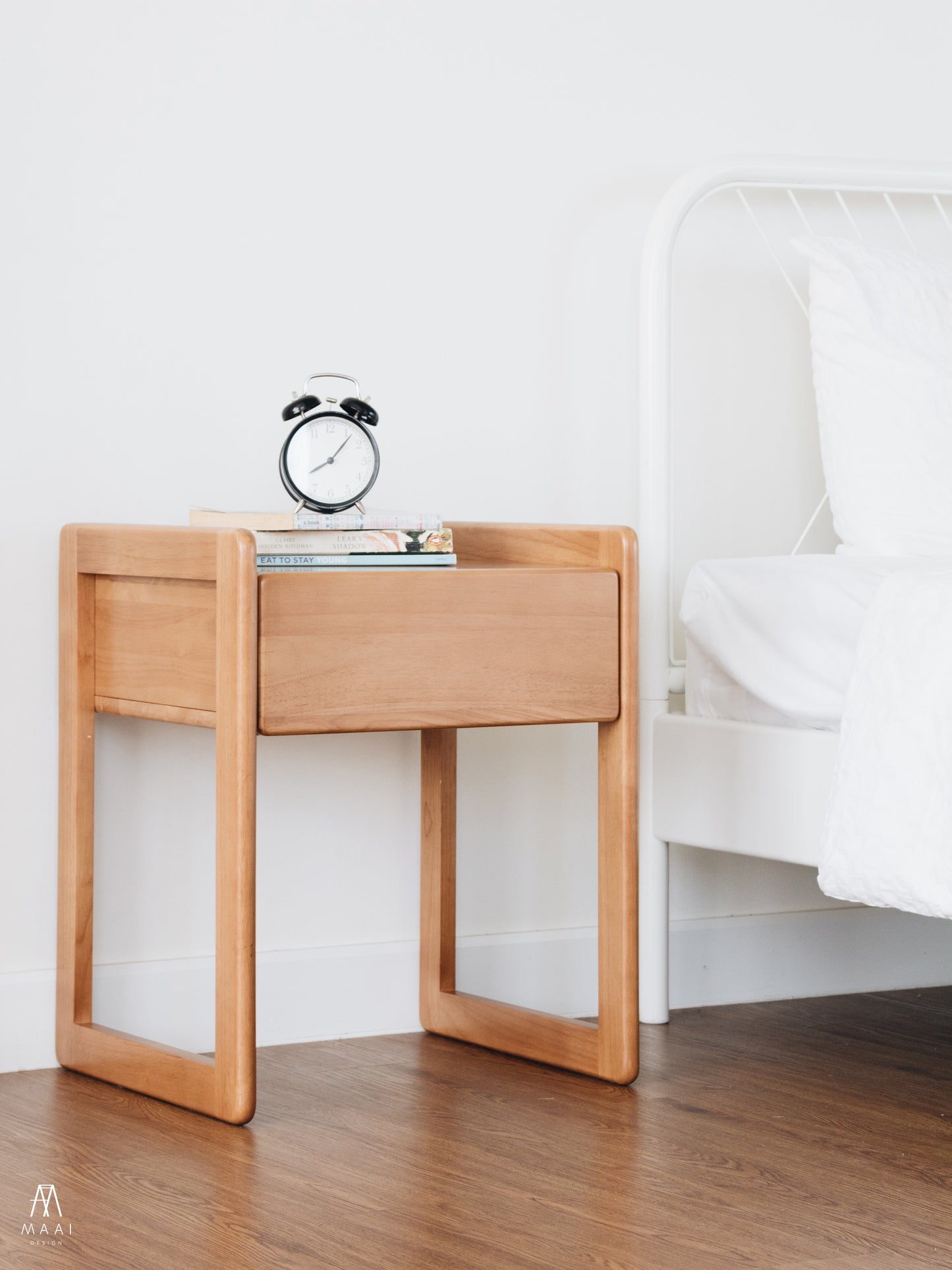 MAAI Design Uchu side table โต๊ะข้าง ข้างเตียง ข้างโซฟา ดีไซน์โดดเด่น