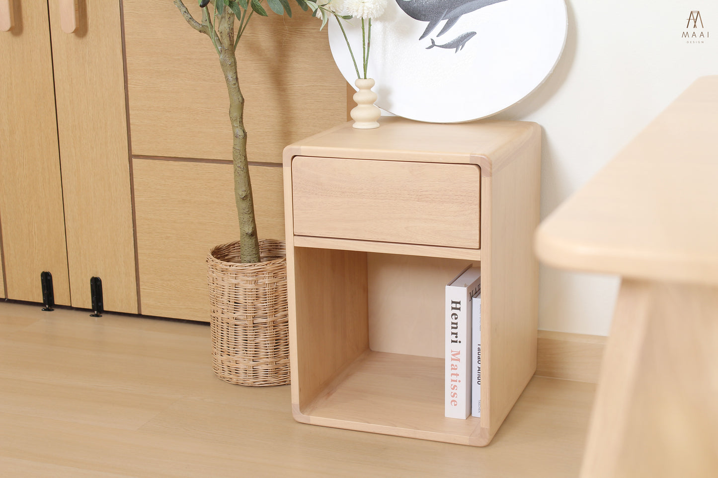 MAAI Design Uneru Side Table โต๊ะข้างช่องขนาดใหญ่ พร้อมลิ้นชักกดกระเด้งpush open