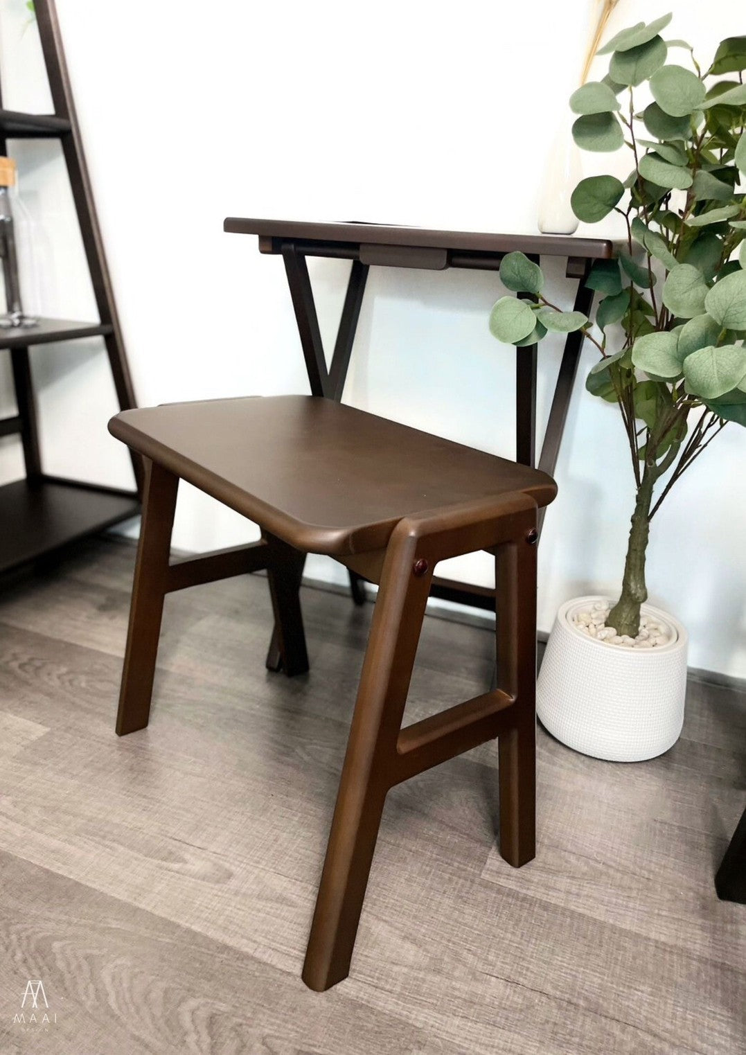 MAAI Design Basho stack เก้าอี้สตูลอเนกประสงค์ สามารถซ้อนกันเพื่อทำชั้นวางได้ จัดเก็บประหยัดพื้นที่