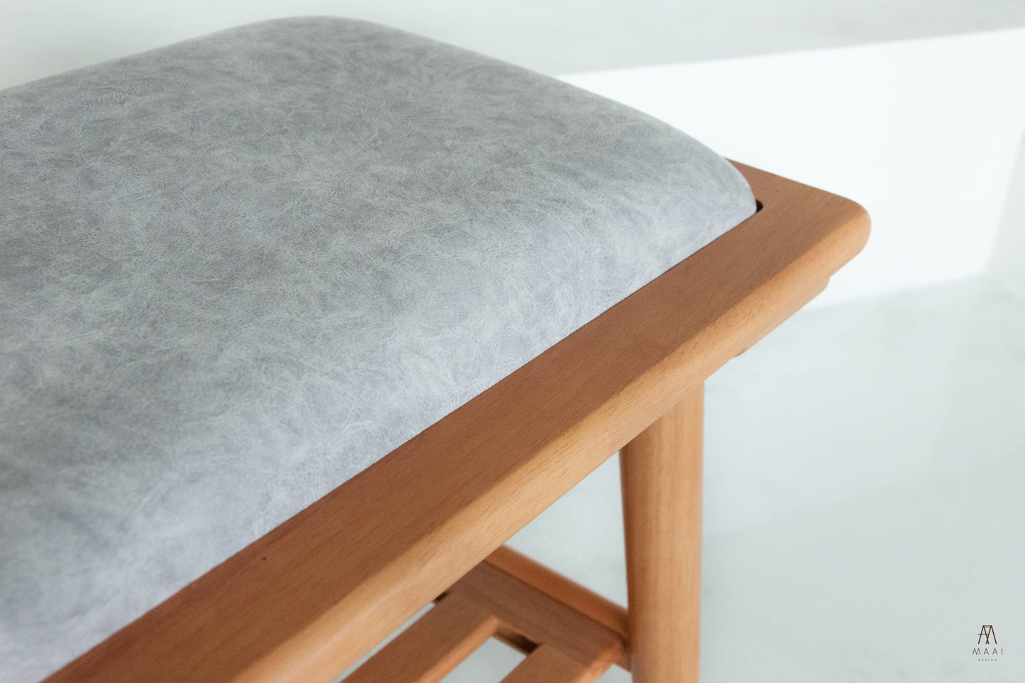 MAAI Design Kutsu bench ชั้นวางรองเท้าพร้อมที่นั่ง
